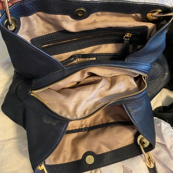 Michael Kors shoulder bag - Picture 2 of 2